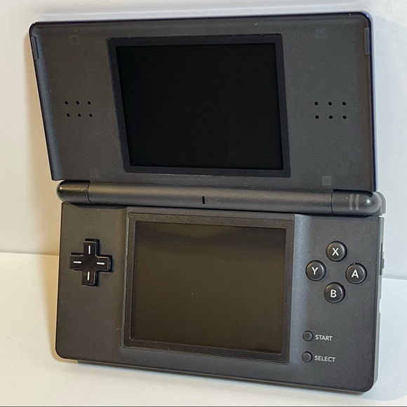 (BUNDLE) Nintendo DS Lite in Blue With 4 Games & Accessories - Picture 15 of 16